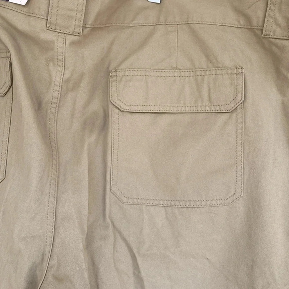 Croft & Borrow Khaki Elasticized Sides Plus Size Cargo Shorts - Picture 8 of 11